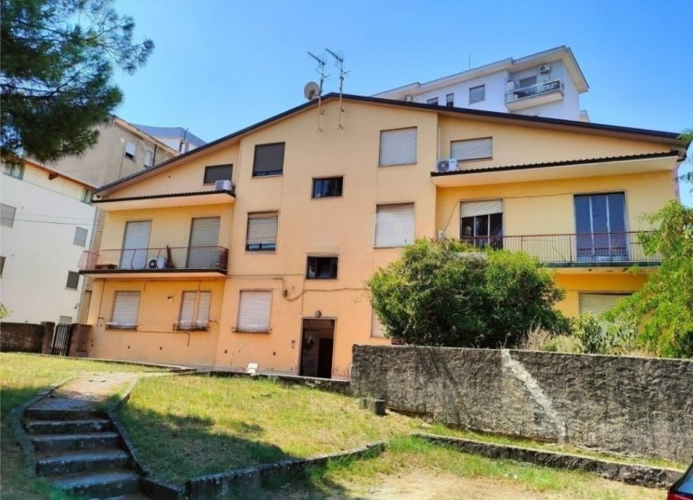 Via Padre Milito 11 Cosenza - esterno del fabbricato