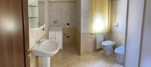 Secondo bagno con lavanderia, appartamento Via Giuseppe Mazzini 45, Marano Marchesato
